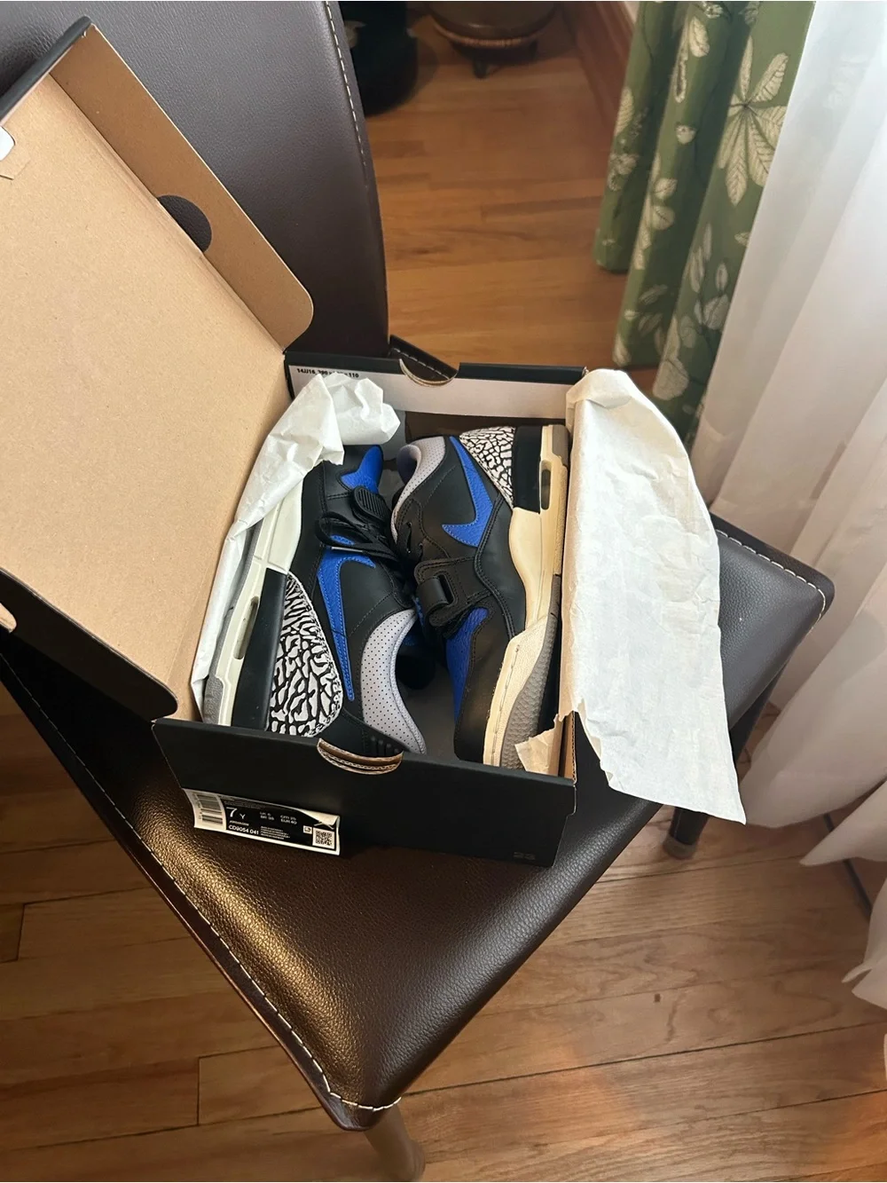 Air Jordan Legacy 312 Low (GS) Size 7Y EUC